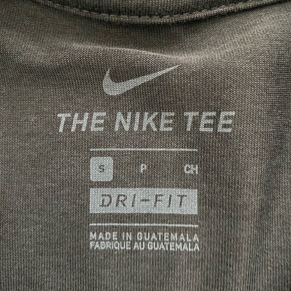 Nike Dri-Fit - Picture 2 of 3